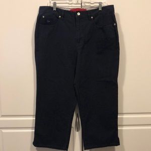Gloria Vanderbilt capris Women's 16 Navy blue jean capri EUC dark blue denim